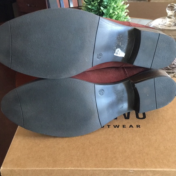 Like new Crevo Leighton bootie in brick red. Sz 8.5. Worn once. - Picture 4 of 6